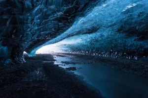 Exploring the Surreal Beauty of the World's Most Stunning Ice Caves - image 13
