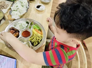 Pregnant Sao Mai Diem Hen Champion Shares Colorful, Nutritious Meals for Her Son - image 1