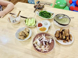 Pregnant Sao Mai Diem Hen Champion Shares Colorful, Nutritious Meals for Her Son - image 13