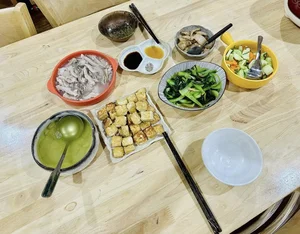 Pregnant Sao Mai Diem Hen Champion Shares Colorful, Nutritious Meals for Her Son - image 12