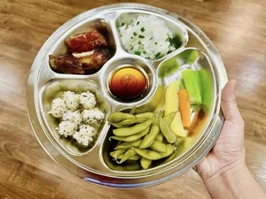 Pregnant Sao Mai Diem Hen Champion Shares Colorful, Nutritious Meals for Her Son - image 8