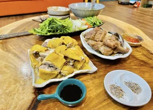 Pregnant Sao Mai Diem Hen Champion Shares Colorful, Nutritious Meals for Her Son - image 5