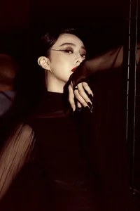 Fan Bingbing Shines on the Runway at Paris Fashion Week in France - image 5