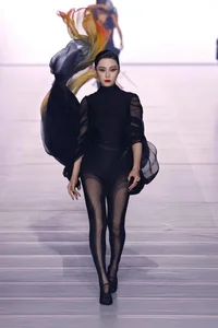 Fan Bingbing Shines on the Runway at Paris Fashion Week in France - image 2