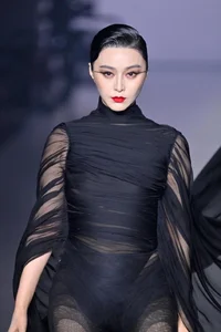 Fan Bingbing Shines on the Runway at Paris Fashion Week in France - image 1