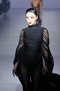 Fan Bingbing Shines on the Runway at Paris Fashion Week in France - image 0