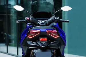 2026 Yamaha XMAX ABS: The Ultimate Maxiscooter Upgrade for Urban Commuters - image 6