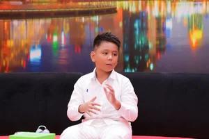 MC Hoàng Oanh Amazed by 12-Year-Old Trilingual Son of Famous Actress - image 2