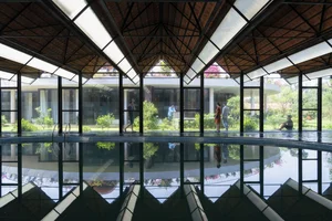 V4 House in Nghe An: A Contemporary Elliptical Garden Home Inspired by Tradition - image 7