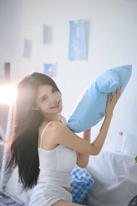 YiTuYu Art Language Vol.7643: Capturing the Ethereal Beauty of Duo Mi - image 2