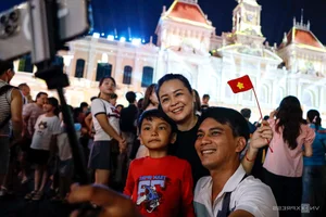 Breathtaking Light Festival Illuminates Ho Chi Minh City - image 7