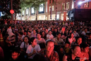 Breathtaking Light Festival Illuminates Ho Chi Minh City - image 2