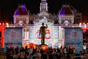 Breathtaking Light Festival Illuminates Ho Chi Minh City - image 0
