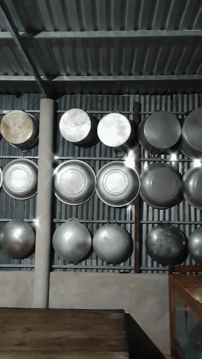 Mekong Delta Food Displays: A Kitchenware Store Illusion