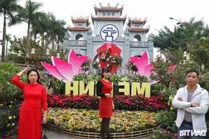 Vibrant Spring Flower Festival Debuts in Northern Vietnam - image 20