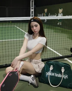 Chic Pickleball Court Photoshoot: How This Influencer is Dominating the Athleisure Trend - image 6