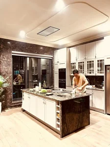 Inside the Luxury Mansion of Northern Vietnam's Wealthiest Actor - image 5