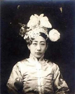The Real Beauty of Late Qing Dynasty Princesses: History vs. Fiction - image 4