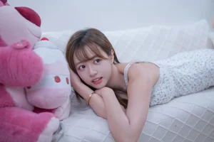 YiTuYu Art Language Vol.10315 Xiao Yi: Captivating 44-Photo Portrait Series for Art Enthusiasts - image 34