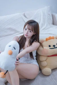 YiTuYu Art Language Vol.10315 Xiao Yi: Captivating 44-Photo Portrait Series for Art Enthusiasts - image 38