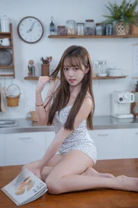 YiTuYu Art Language Vol.10315 Xiao Yi: Captivating 44-Photo Portrait Series for Art Enthusiasts - image 22