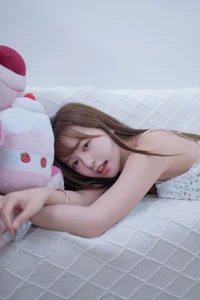 YiTuYu Art Language Vol.10315 Xiao Yi: Captivating 44-Photo Portrait Series for Art Enthusiasts - image 1
