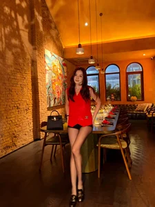 Vietnamese Star News July 11: Real-Life Beauty and Social Media Challenges - image 19
