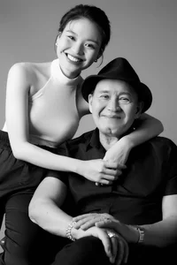 Le Loc Shares Emotional Family Moments with Father Duy Phuong - image 2