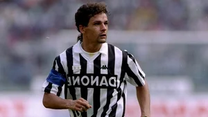 Debating the 10 Greatest Football Players Ever: Messi Leads as Ronaldo Ranks Lower - image 9