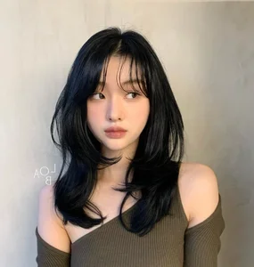 5 Trending Layered Haircut Styles to Refresh Your Look and Achieve a Youthful Modern Appearance - image 8
