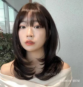 5 Trending Layered Haircut Styles to Refresh Your Look and Achieve a Youthful Modern Appearance - image 7