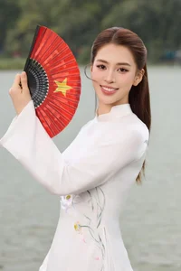 Vietnamese Pageant Queens Celebrate Reunification Day in Traditional Red Ao Dai - image 10