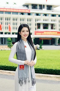Vietnamese Pageant Queens Celebrate Reunification Day in Traditional Red Ao Dai - image 18