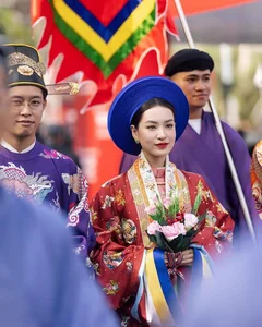 IELTS Hot Girl Mesmerizes in Traditional Vietnamese Attire with Ethereal Muse Vibes - image 0