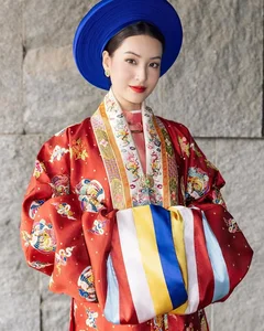 IELTS Hot Girl Mesmerizes in Traditional Vietnamese Attire with Ethereal Muse Vibes - image 2