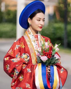 IELTS Hot Girl Mesmerizes in Traditional Vietnamese Attire with Ethereal Muse Vibes - image 7