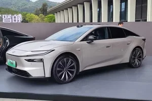 Toyota bZ7 EV Makes Massive Impact with 3,100 Orders in First Hour - image 8