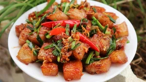 Miss Vietnam Do Thi Ha Shares Delicious Hometown Dishes and Comfort Food - image 2