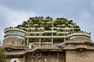 From War Relic to Green Oasis: The Transformation of Hamburg's St. Pauli Bunker - image 0