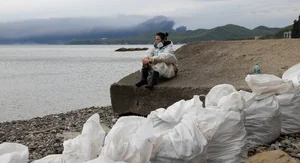 Tuapse Environmental Crisis: Oil Spills and Cleanup After Drone Attacks - image 8