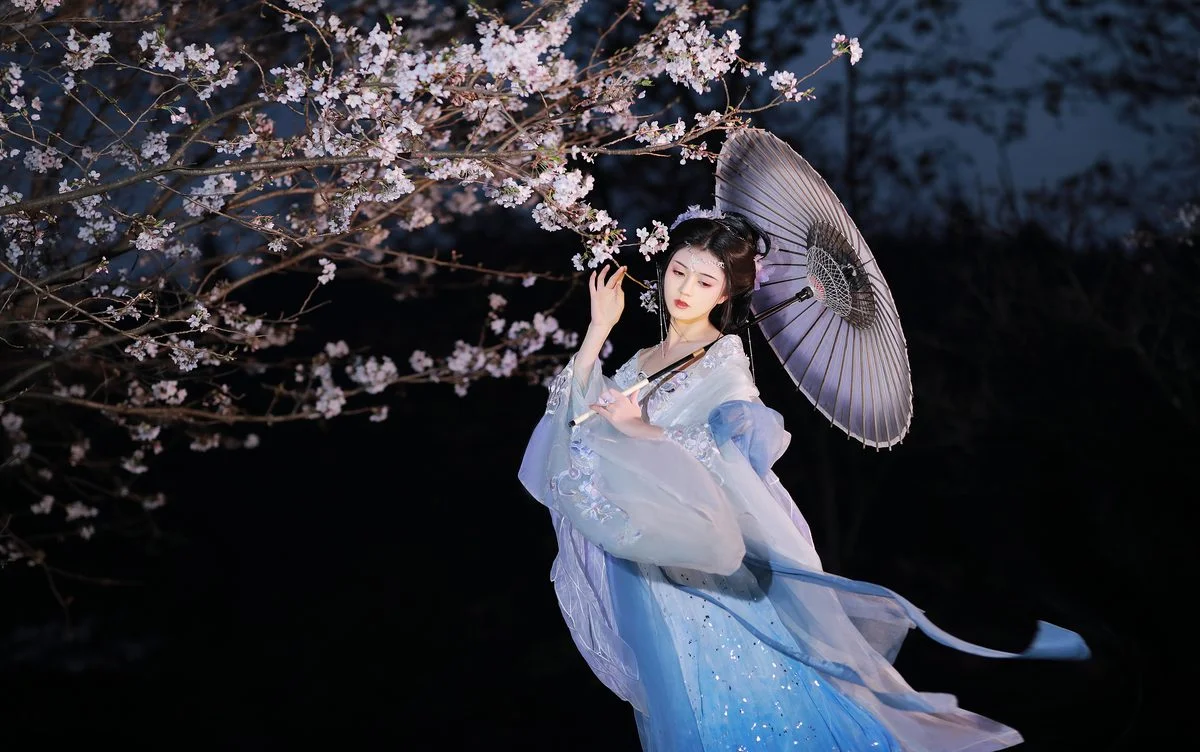 YiTuYu Art Language Vol.4262: The Ethereal Aesthetic of Wu Sui in Modern Photography