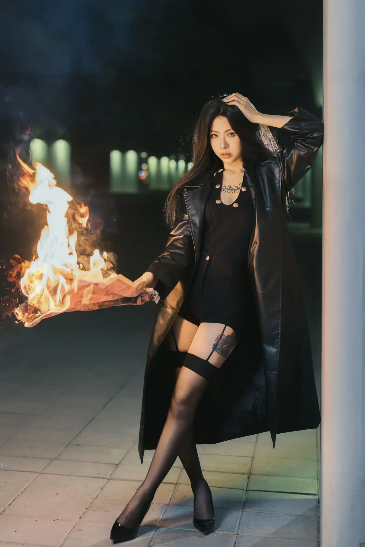 YiTuYu Vol.8615 Shi Yi: Fiery Allure & Decadent Style – A Mysterious Encounter