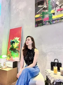 Hong Diem: From Humble Beginnings to VTV Rating Queen’s Modest Luxury - image 1