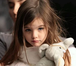 Suri Cruise’s New Chapter: Taking Her Mother’s Name and Moving On from Tom Cruise - image 10