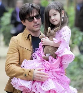 Suri Cruise’s New Chapter: Taking Her Mother’s Name and Moving On from Tom Cruise - image 16