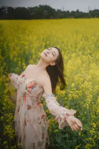 Ying Er YY Captivating in Golden Flower Field – YiTuYu Art Language Vol.8672 - image 43