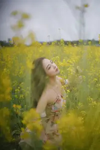 Ying Er YY Captivating in Golden Flower Field – YiTuYu Art Language Vol.8672 - image 36