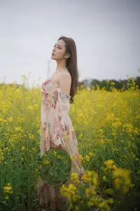 Ying Er YY Captivating in Golden Flower Field – YiTuYu Art Language Vol.8672 - image 8
