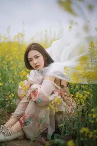 Ying Er YY Captivating in Golden Flower Field – YiTuYu Art Language Vol.8672 - image 27