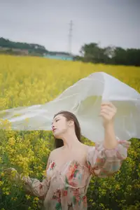 Ying Er YY Captivating in Golden Flower Field – YiTuYu Art Language Vol.8672 - image 23